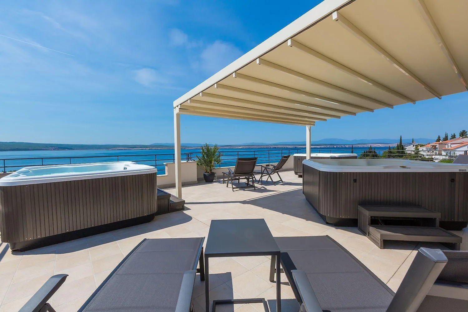 Exquisites Apartment Nur 100 Meter Zum Strand Mit Sauna, Whirlpool, Meerblick Dramalj